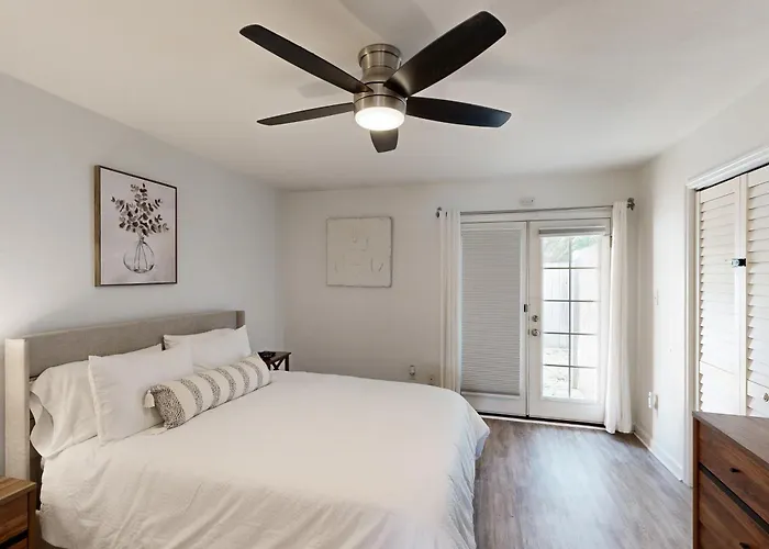 Ferienhaus Hike, Fish & Relax: Townhome W/ Patio! *