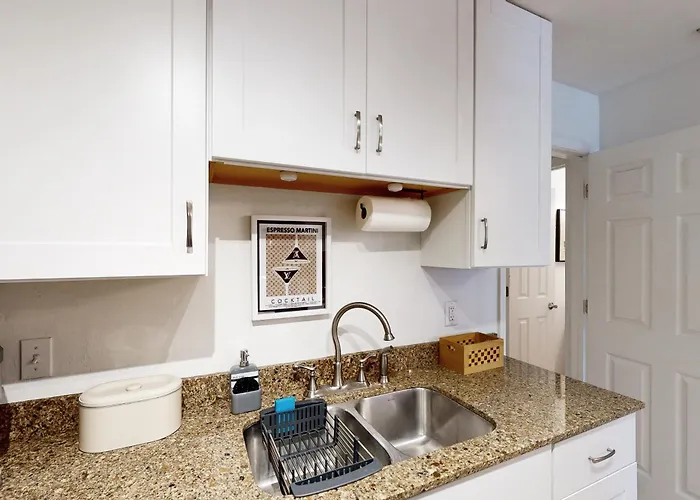 Hike, Fish & Relax: Townhome W/ Patio! Tallahassee