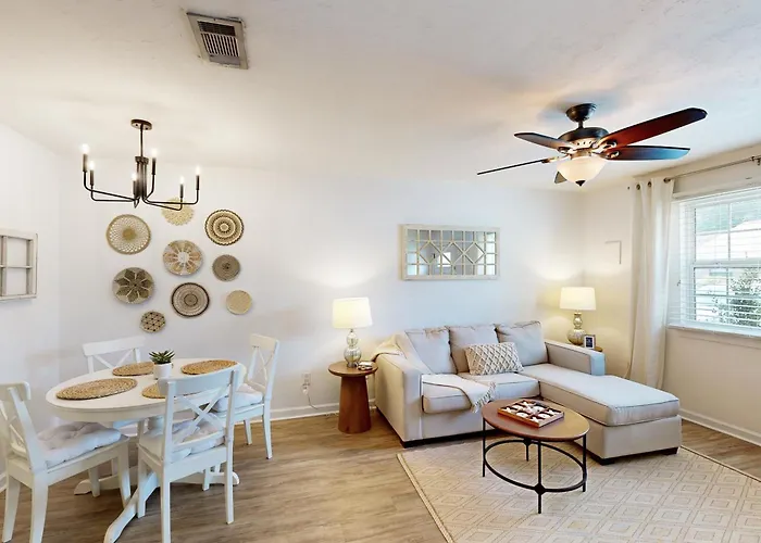 Hike, Fish & Relax: Townhome W/ Patio! Tallahassee