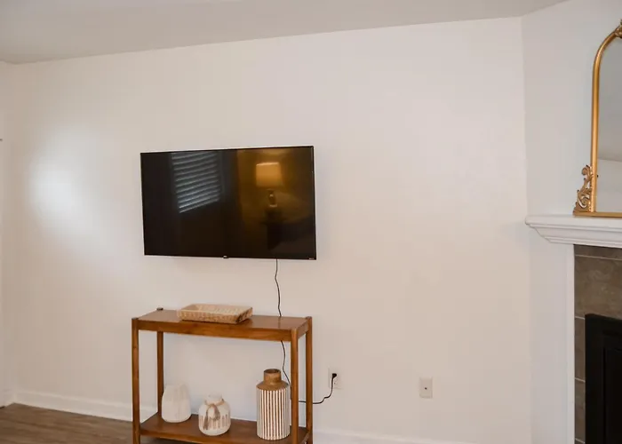Hike, Fish & Relax: Townhome W/ Patio! Holiday home Tallahassee
