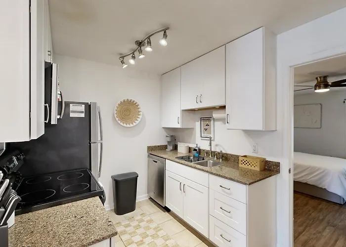 Hike, Fish & Relax: Townhome W/ Patio! * Tallahassee