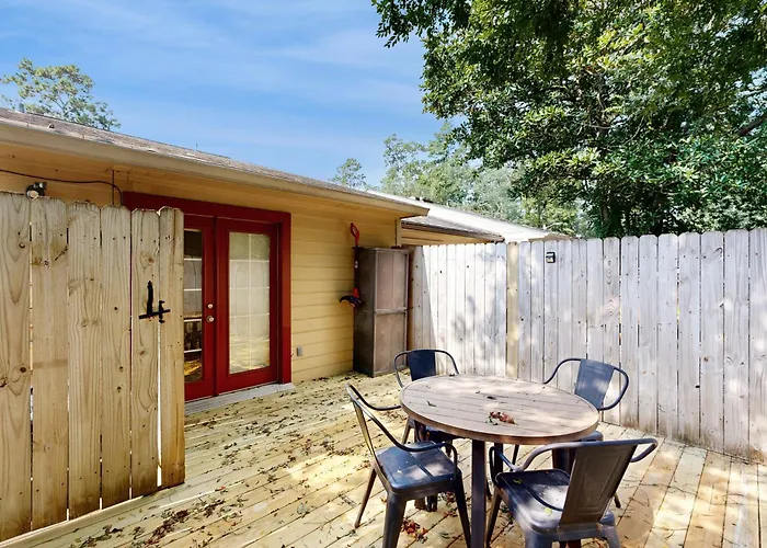 Holiday home Hike, Fish & Relax: Townhome W/ Patio!